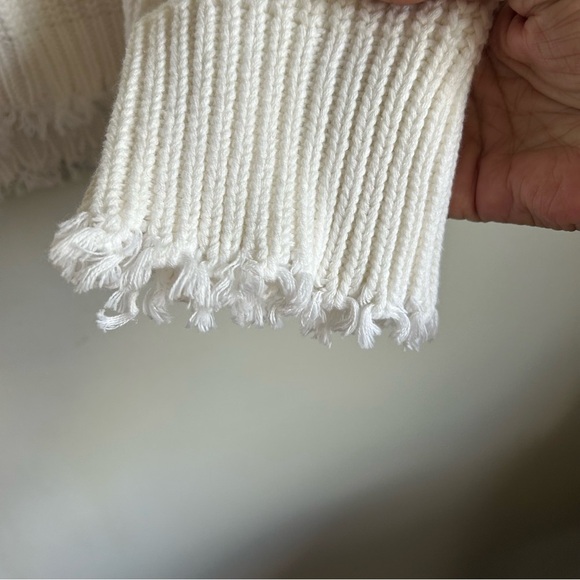 Fringed V-Neck Cream / off white Sweater100%,cotton, oversized - Picture 2 of 5